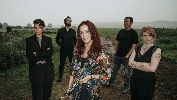Kathryn Tickell & The Darkening
