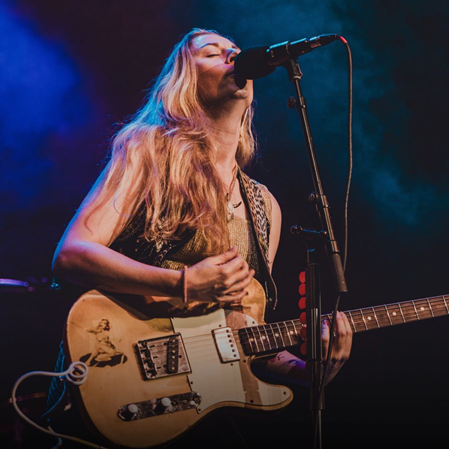 Joanne Shaw Taylor VIP