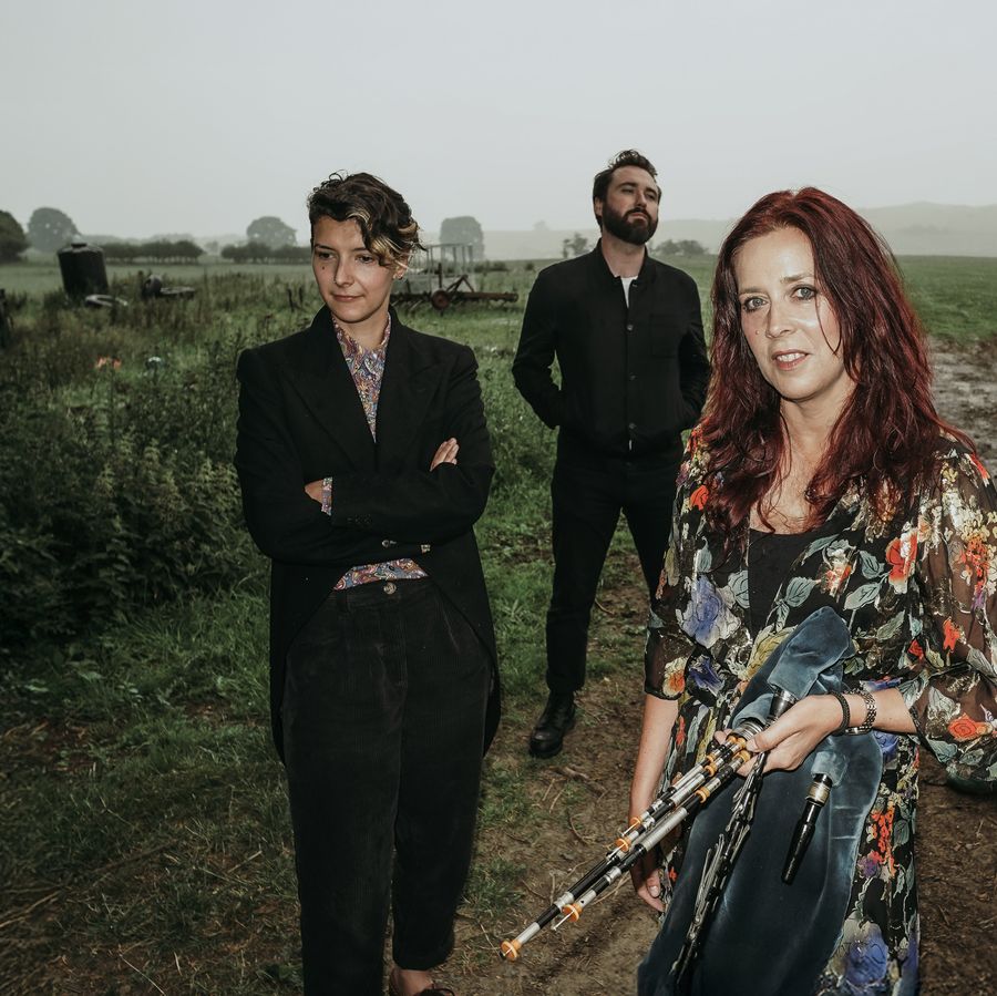 Kathryn Tickell & The Darkening